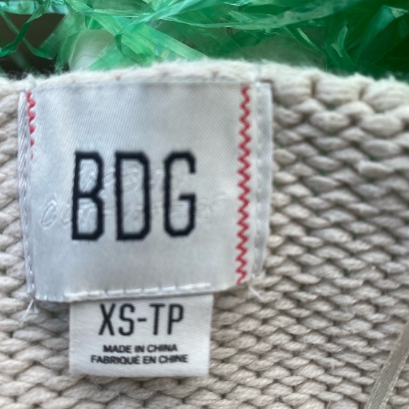 BDG crop sweater - Picture 2 of 6
